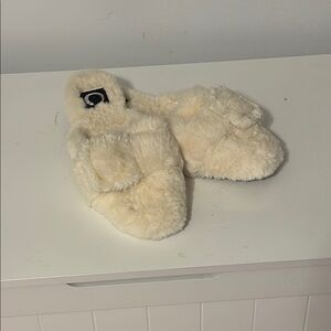 Cream fluffy Slippers